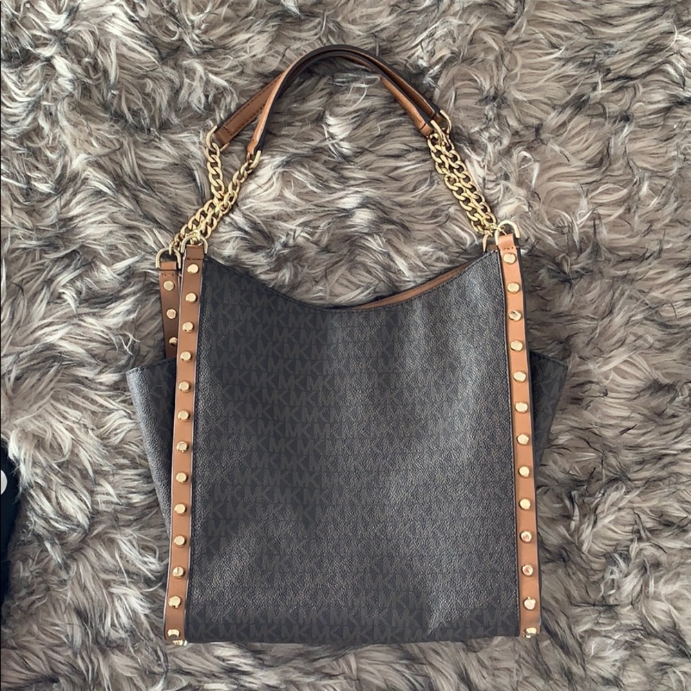 Micheal Kors purse